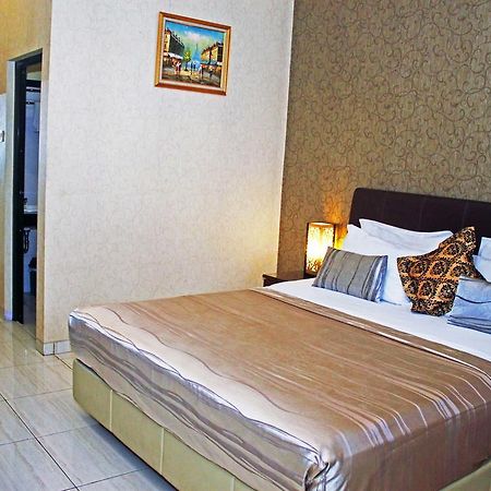 סמאראנג Hotel C3 מראה חיצוני תמונה
