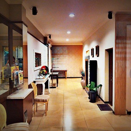 סמאראנג Hotel C3 מראה חיצוני תמונה