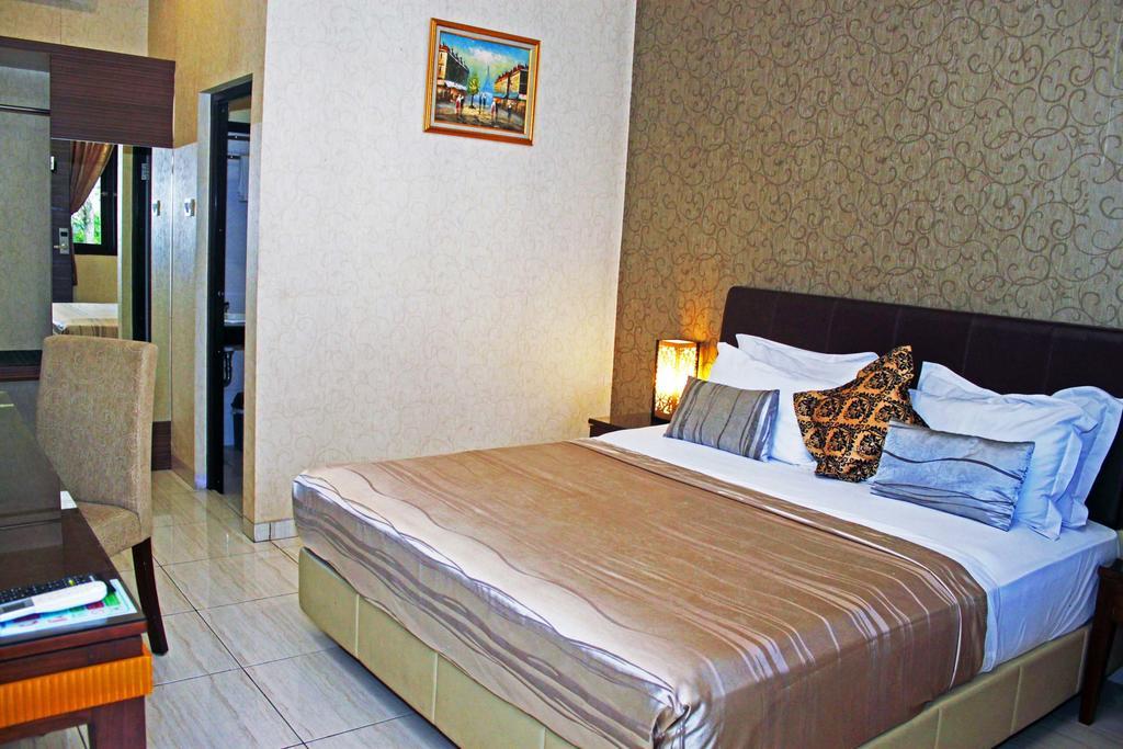 סמאראנג Hotel C3 מראה חיצוני תמונה