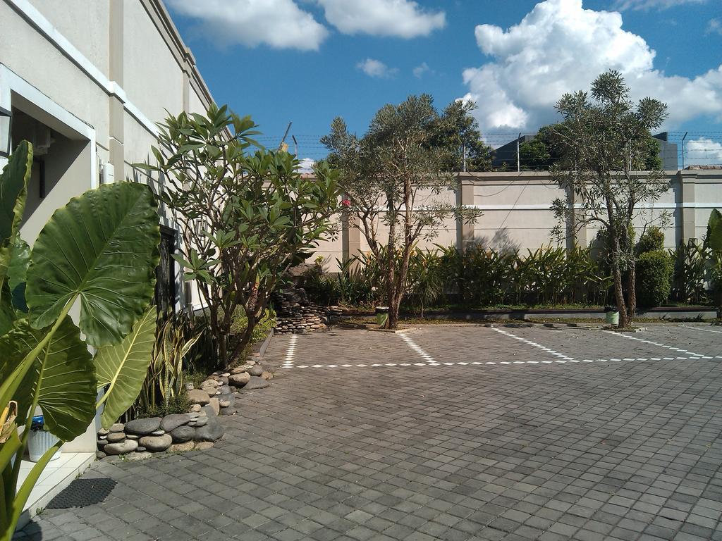 סמאראנג Hotel C3 מראה חיצוני תמונה